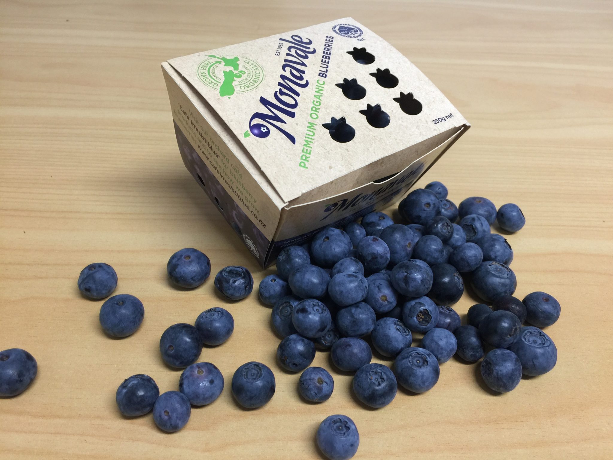 Tray of 8 x 250g Fresh Organic Blueberries - Monavale Organic Blueberries